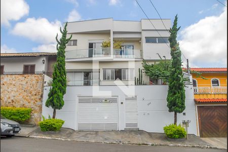 Casa à venda com 444m², 4 quartos e 7 vagasFachada