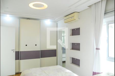 Casa à venda com 444m², 4 quartos e 7 vagasQuarto 2 - Suíte