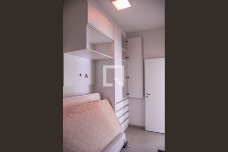 Casa à venda com 444m², 4 quartos e 7 vagasQuarto de Serviço