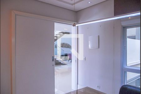 Casa à venda com 444m², 4 quartos e 7 vagasEscritório