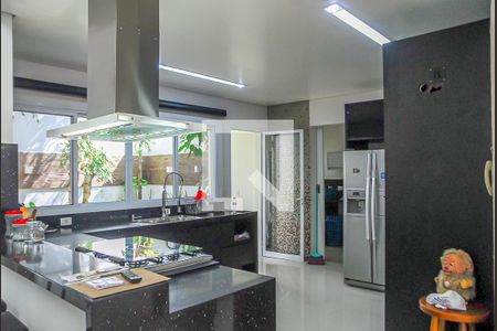 Casa à venda com 444m², 4 quartos e 7 vagasCozinha