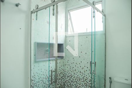 Casa à venda com 444m², 4 quartos e 7 vagasBanheiro da Suíte 2