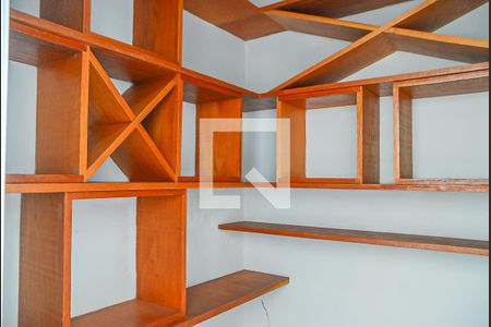 Casa à venda com 444m², 4 quartos e 7 vagasAdega