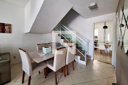 Sala de casa à venda com 3 quartos, 180m² em Maravista, Niterói