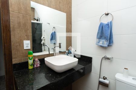 Casa à venda com 584m², 3 quartos e 5 vagas Casa à venda com 584m², 3 quartos e 5 vagasBanheiro