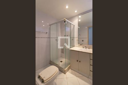 Banheiro da suíte  de apartamento à venda com 3 quartos, 130m² em Ipanema, Rio de Janeiro