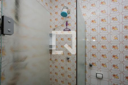 Banheiro de apartamento à venda com 1 quarto, 31m² em Independência, Porto Alegre