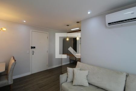 Sala de apartamento para alugar com 2 quartos, 72m² em Camorim, Rio de Janeiro