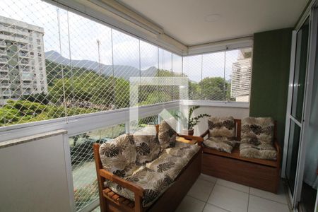 Apartamento para alugar com 72m², 2 quartos e 2 vagasVaranda