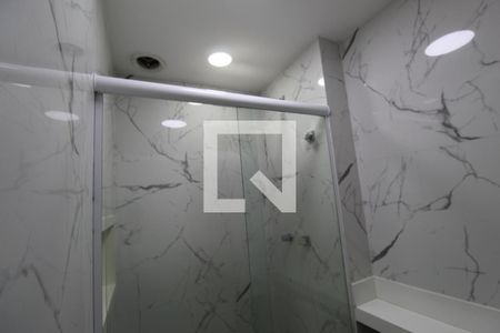 Apartamento para alugar com 72m², 2 quartos e 2 vagasBanheiro da suíte