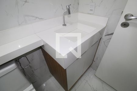 Apartamento para alugar com 72m², 2 quartos e 2 vagasBanheiro da suíte