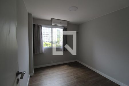 Quarto de apartamento para alugar com 2 quartos, 72m² em Camorim, Rio de Janeiro