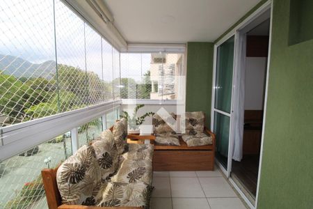 Apartamento para alugar com 72m², 2 quartos e 2 vagasVaranda
