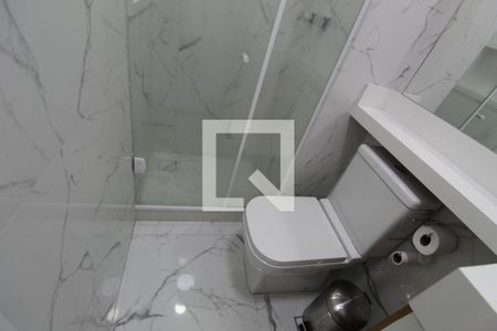 Apartamento para alugar com 72m², 2 quartos e 2 vagasBanheiro do corredor