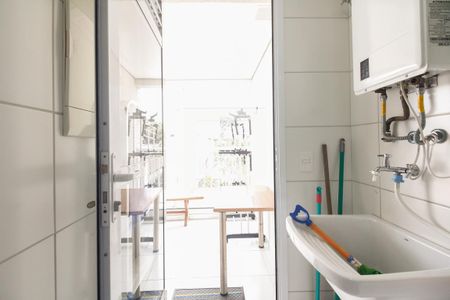 Apartamento à venda com 65m², 2 quartos e 1 vagaÁrea de Serviço 