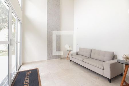 Apartamento à venda com 65m², 2 quartos e 1 vagaCondomínio - Hall de Entrada 