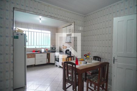 Casa à venda com 140m², 2 quartos e 2 vagasBanheiro