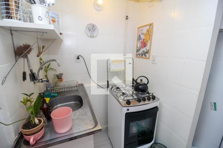 Cozinha de kitnet/studio à venda com 1 quarto, 24m² em Laranjeiras, Rio de Janeiro