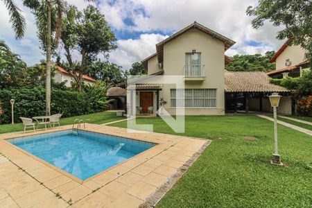 Casa de condomínio para alugar com 600m², 4 quartos e 6 vagasÁrea externa