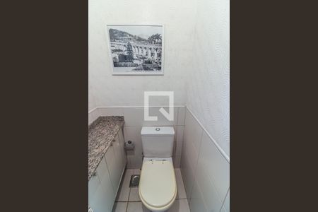 Casa de condomínio para alugar com 600m², 4 quartos e 6 vagasLavabo