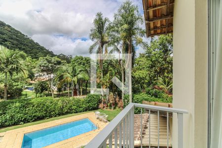 Casa de condomínio para alugar com 600m², 4 quartos e 6 vagasSuíte 1 - Varanda