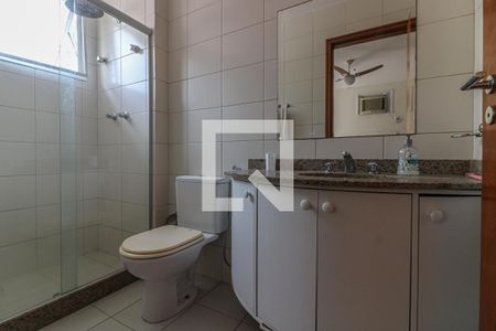 Casa de condomínio para alugar com 600m², 4 quartos e 6 vagasSuíte 3 - Banheiro