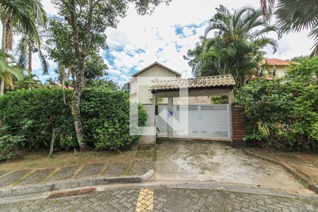 Casa de condomínio para alugar com 600m², 4 quartos e 6 vagasFachada