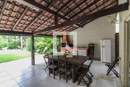 Casa de condomínio para alugar com 600m², 4 quartos e 6 vagasÁrea externa - Área Gourmet