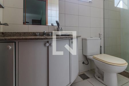 Casa de condomínio para alugar com 600m², 4 quartos e 6 vagasSuíte 2 - Banheiro