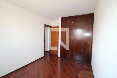 Apartamento à venda com 90m², 4 quartos e 2 vagasQuarto 2