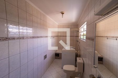 Casa à venda com 132m², 2 quartos e 2 vagasBanheiro da Suíte 1