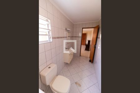 Casa à venda com 132m², 2 quartos e 2 vagasBanheiro da Suíte 1