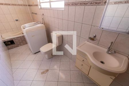 Casa à venda com 132m², 2 quartos e 2 vagasBanheiro da Suíte 1