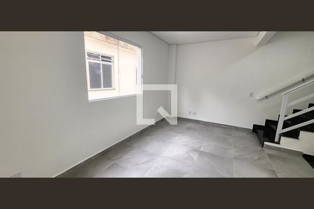Sala de casa para alugar com 2 quartos, 100m² em Marapé, Santos