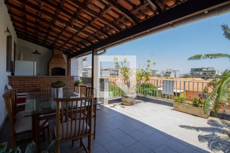 Apartamento à venda com 150m², 2 quartos e 1 vaga Apartamento à venda com 150m², 2 quartos e 1 vagaVaranda gourmet