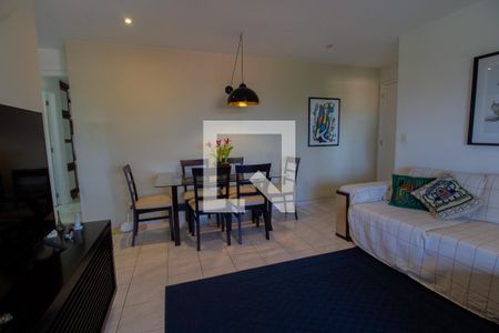 Apartamento à venda com 150m², 2 quartos e 1 vaga Apartamento à venda com 150m², 2 quartos e 1 vagaSala