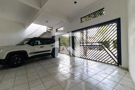 Casa à venda com 140m², 5 quartos e 2 vagas Casa à venda com 140m², 5 quartos e 2 vagasGaragem