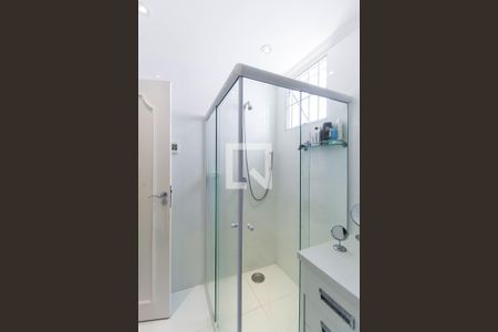 Casa à venda com 180m², 3 quartos e 2 vagasBanheiro da Suíte 2