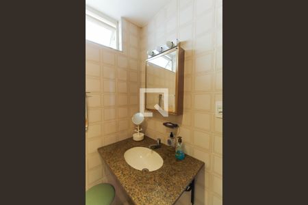 Casa à venda com 180m², 3 quartos e 2 vagasBanheiro de serviço