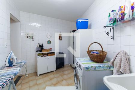 Casa à venda com 180m², 3 quartos e 2 vagasÁrea de Serviço