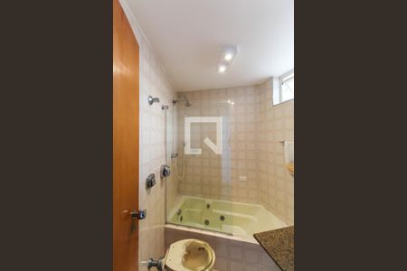 Casa à venda com 180m², 3 quartos e 2 vagasBanheiro de serviço