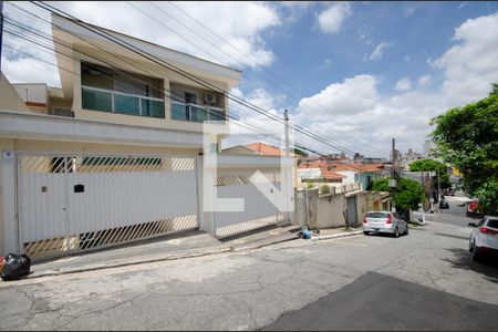 Casa à venda com 154m², 3 quartos e 3 vagas Casa à venda com 154m², 3 quartos e 3 vagasFachada