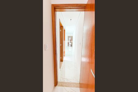 Corredor de apartamento para alugar com 2 quartos, 62m² em Campestre, Santo André