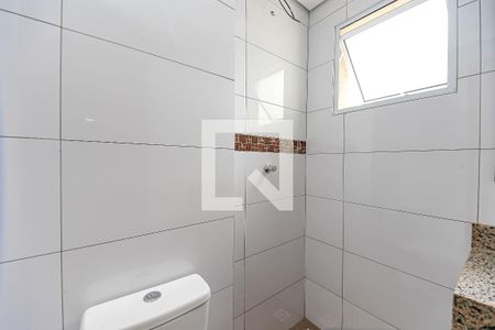 Banheiro de apartamento para alugar com 2 quartos, 45m² em Vila Ivone, São Paulo