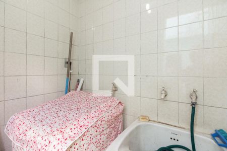 Casa à venda com 100m², 2 quartos e 1 vagaÁrea de Serviço e Quintal 