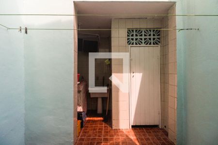 Casa à venda com 100m², 2 quartos e 1 vagaÁrea de Serviço e Quintal 