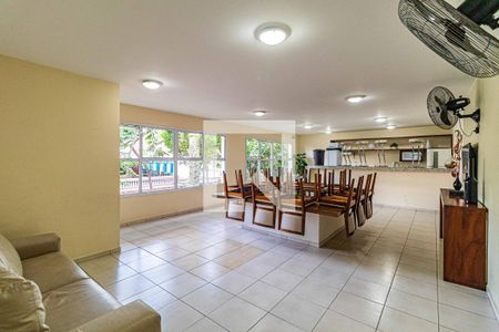 Apartamento à venda com 67m², 3 quartos e 2 vagas Apartamento à venda com 67m², 3 quartos e 2 vagasÁrea comum - Salão de festas