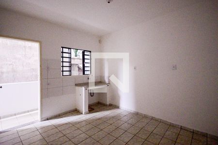 Sala/Cozinha  de casa para alugar com 2 quartos, 31m² em Jardim Imperador, São Paulo