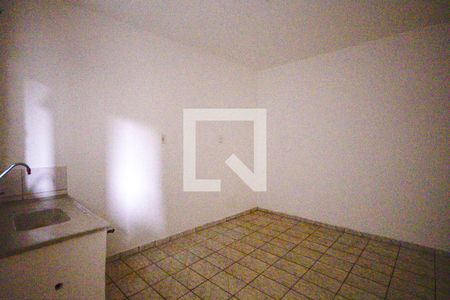 Sala/Cozinha  de casa para alugar com 2 quartos, 31m² em Jardim Imperador, São Paulo