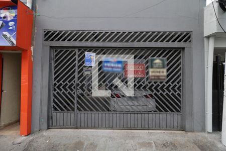 Casa à venda com 150m², 3 quartos e 2 vagas Casa à venda com 150m², 3 quartos e 2 vagasFachada